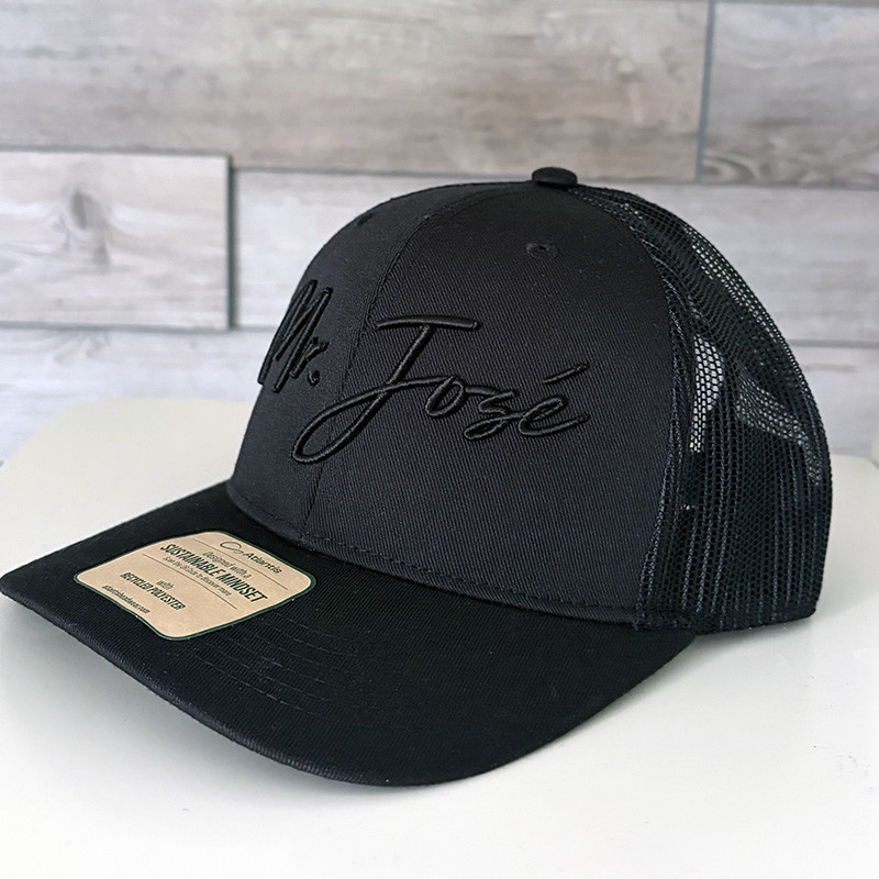 Snapback z haftem Mr. José